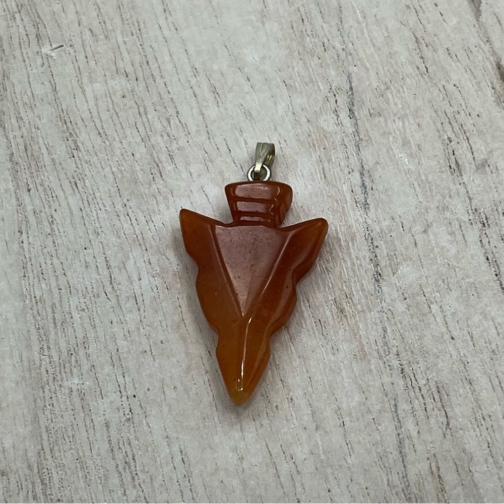 Elegant carved agate Arrowhead Pendant Necklace